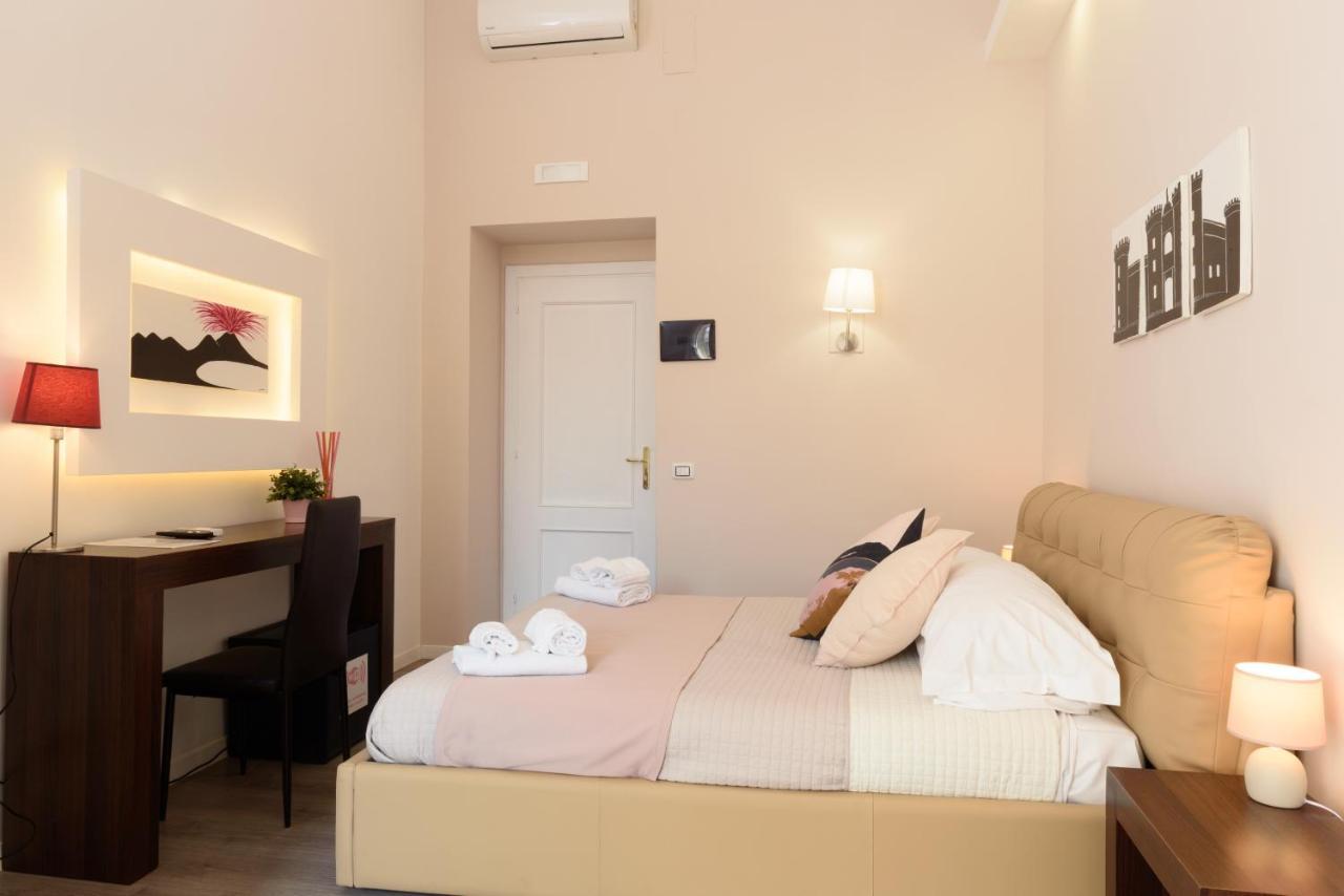 Domus Angioina Bed and Breakfast Neapel Exteriör bild